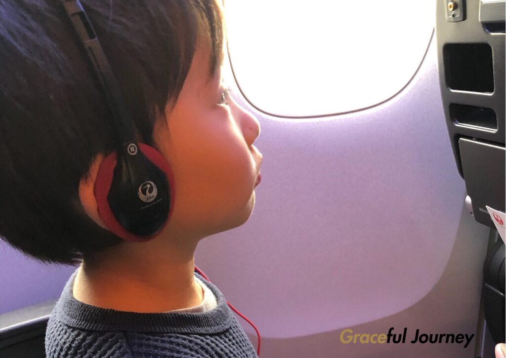 JAL45便機内子供 2