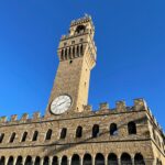 シニューリア広場の時計台