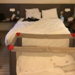 パリ_ノボテル_ベビーベッド